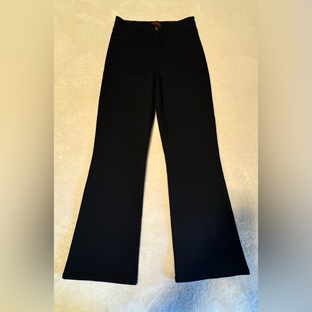 NYDJ  Women high rise Classic Black Denim Jeans